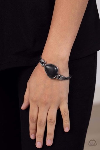 [534-B] Black Stone Bracelet in Silver Chain Fold Over Clasp - Badlands Bounty