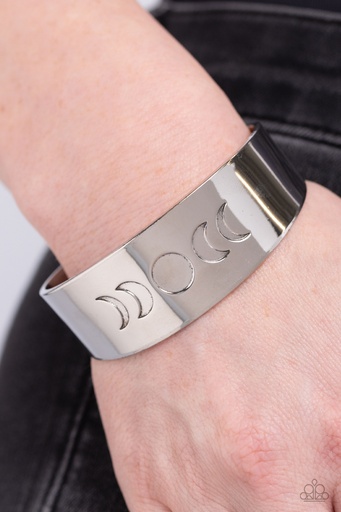 [114-B] Phases of the Moon Cuff Bracelet in Silver - Lunar Effect